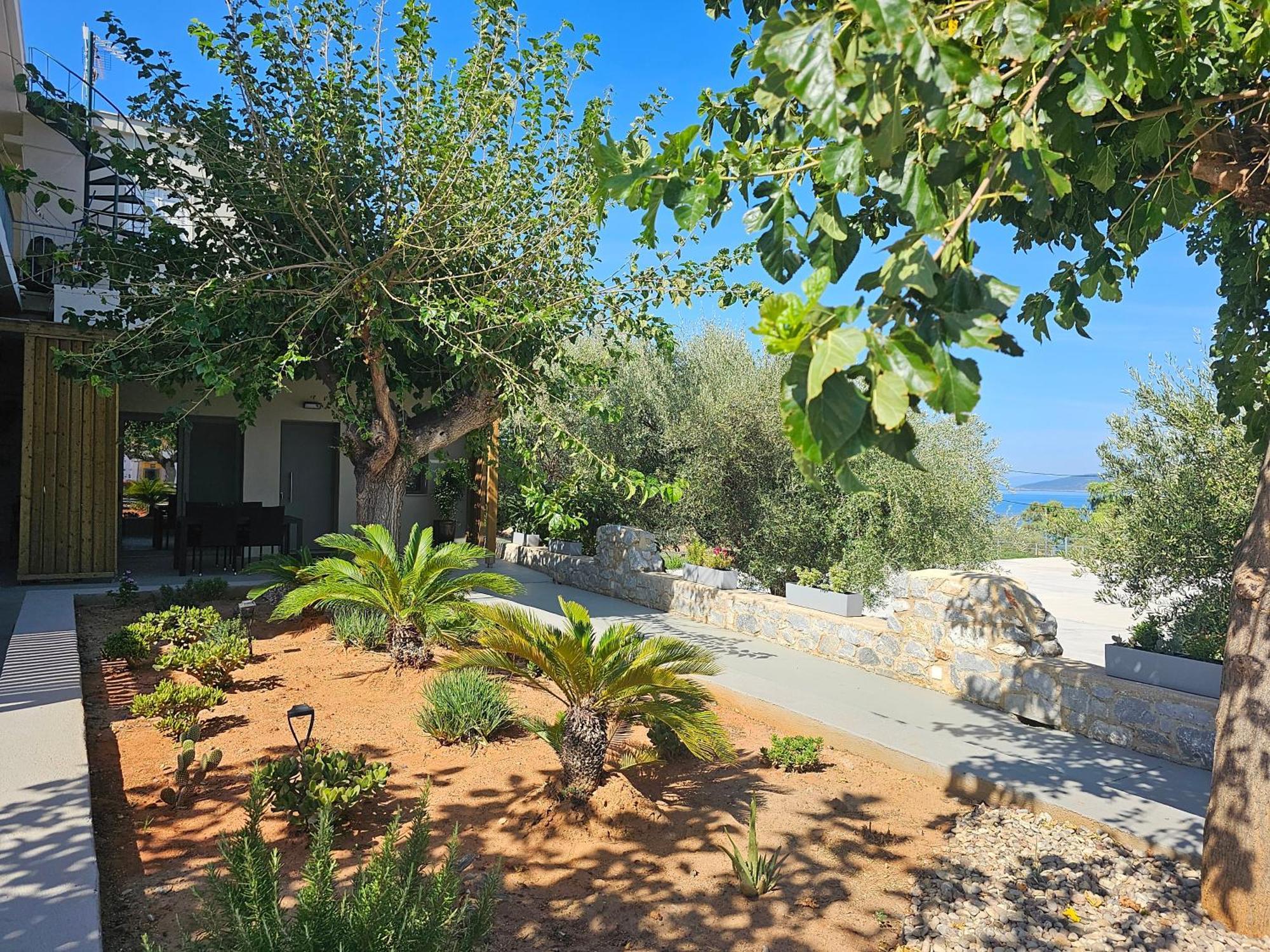 Rea'S Luxury Apartments Stoúpa المظهر الخارجي الصورة